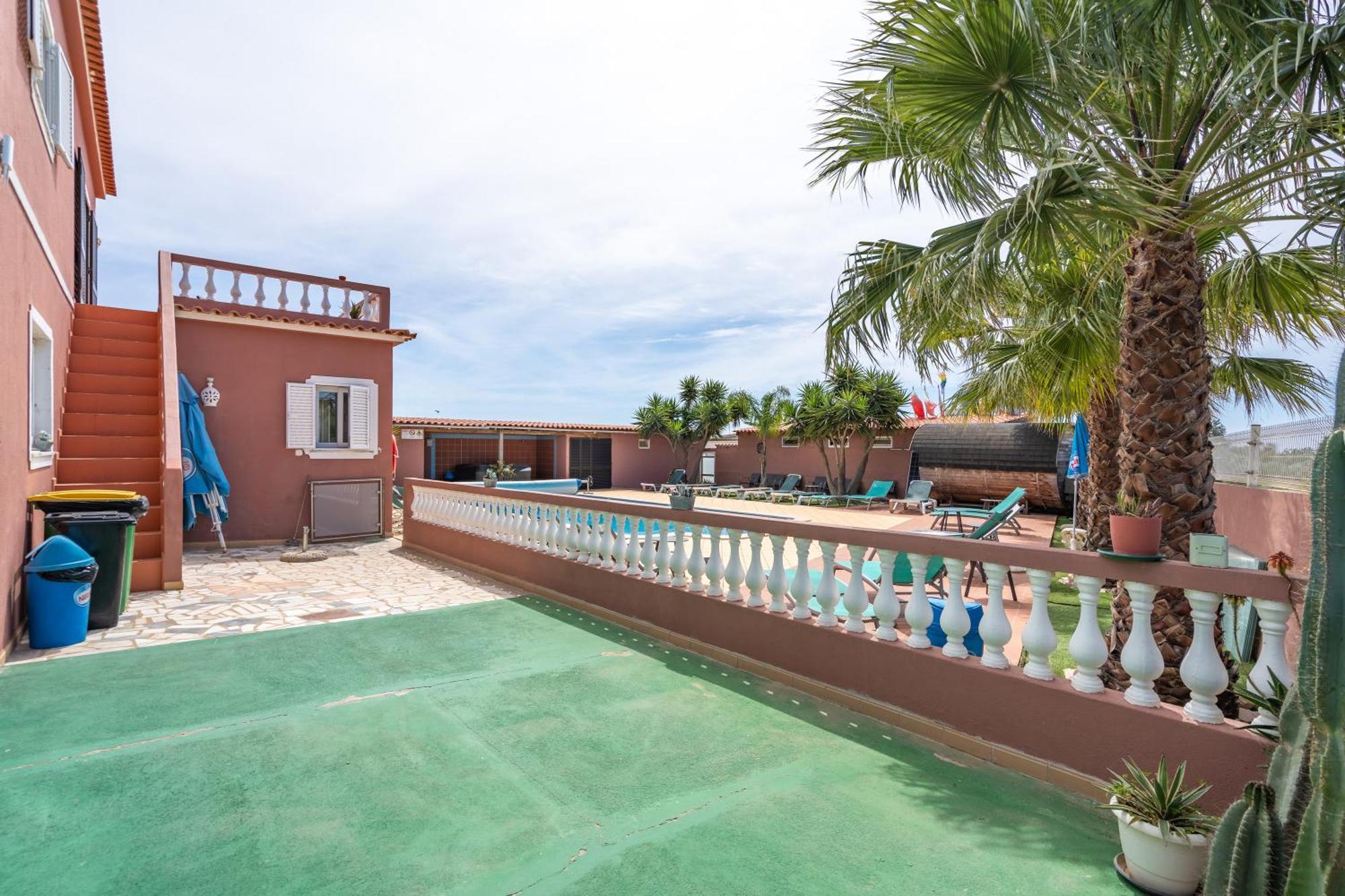 Villa Paradis - Quartos Pera
